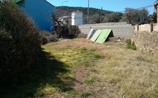Casa para rehabilitar de 150 m2. con 600 m2. de parcela. Jaraíz de la Vera V038