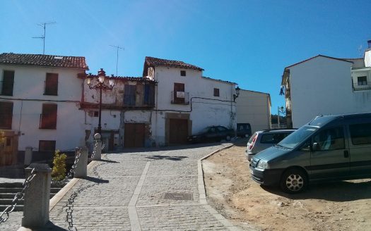 Casa para rehabilitar de 150 m2. con 600 m2. de parcela. Jaraíz de la Vera V038