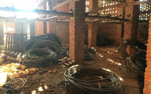 Finca de 1 ha. con naves de 650 m2. y 250 m2. Jaraíz de la Vera V123